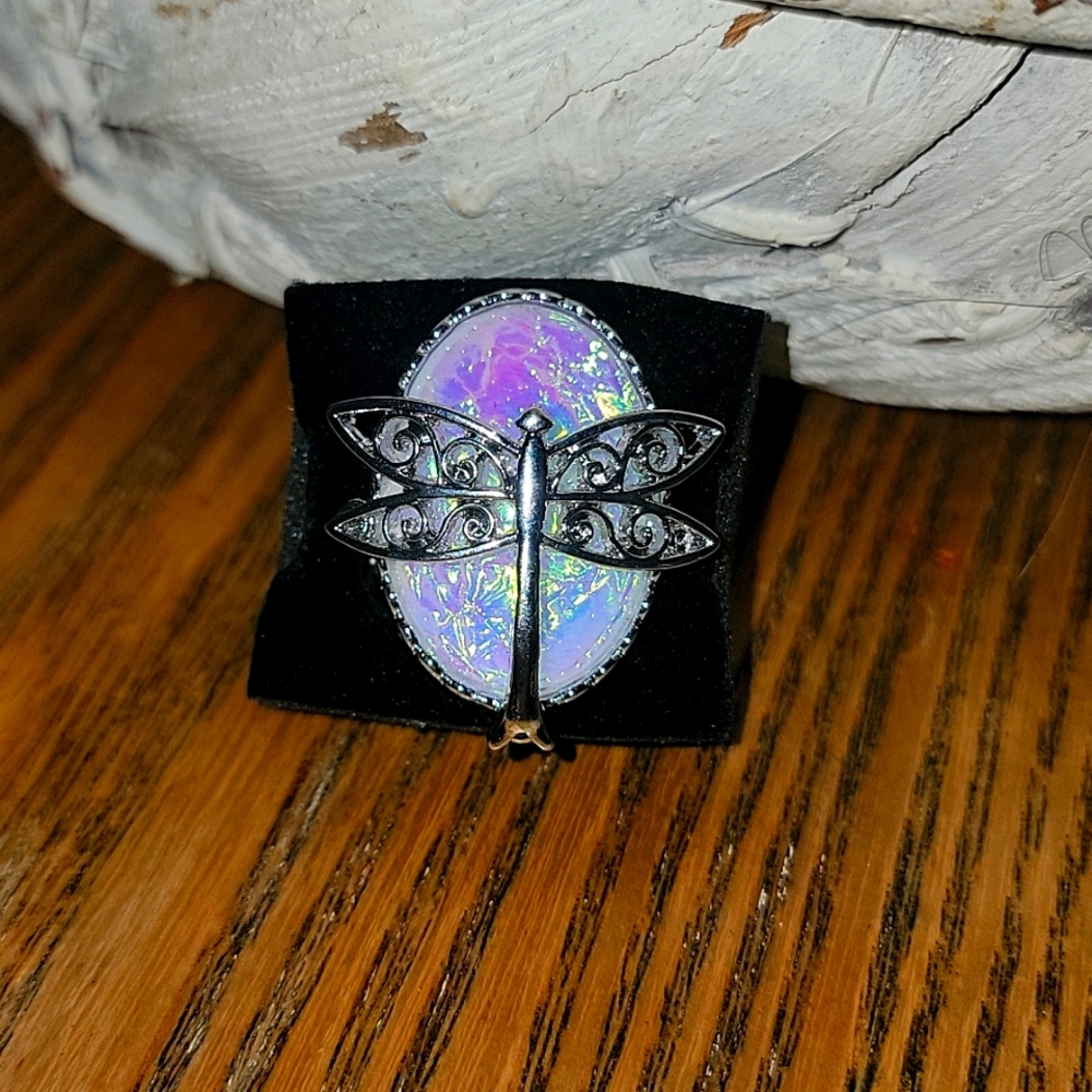 Dragonfly dazzle ring